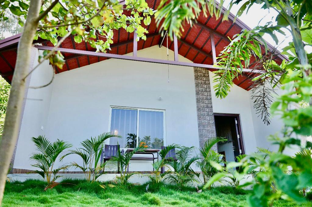 Chikmagalur Services Banner - Accommodations & Travel